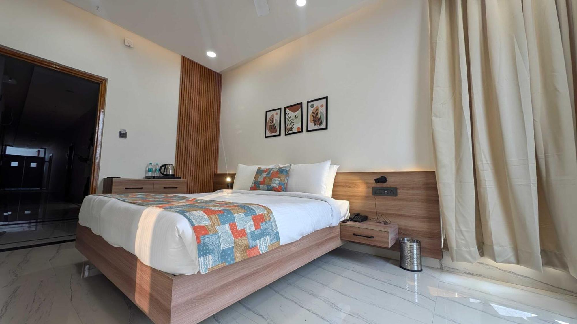Ayodhya Hotel O Vasu Palace מראה חיצוני תמונה