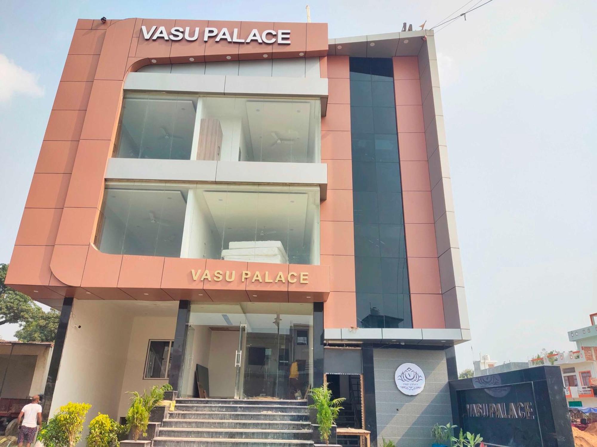 Ayodhya Hotel O Vasu Palace מראה חיצוני תמונה