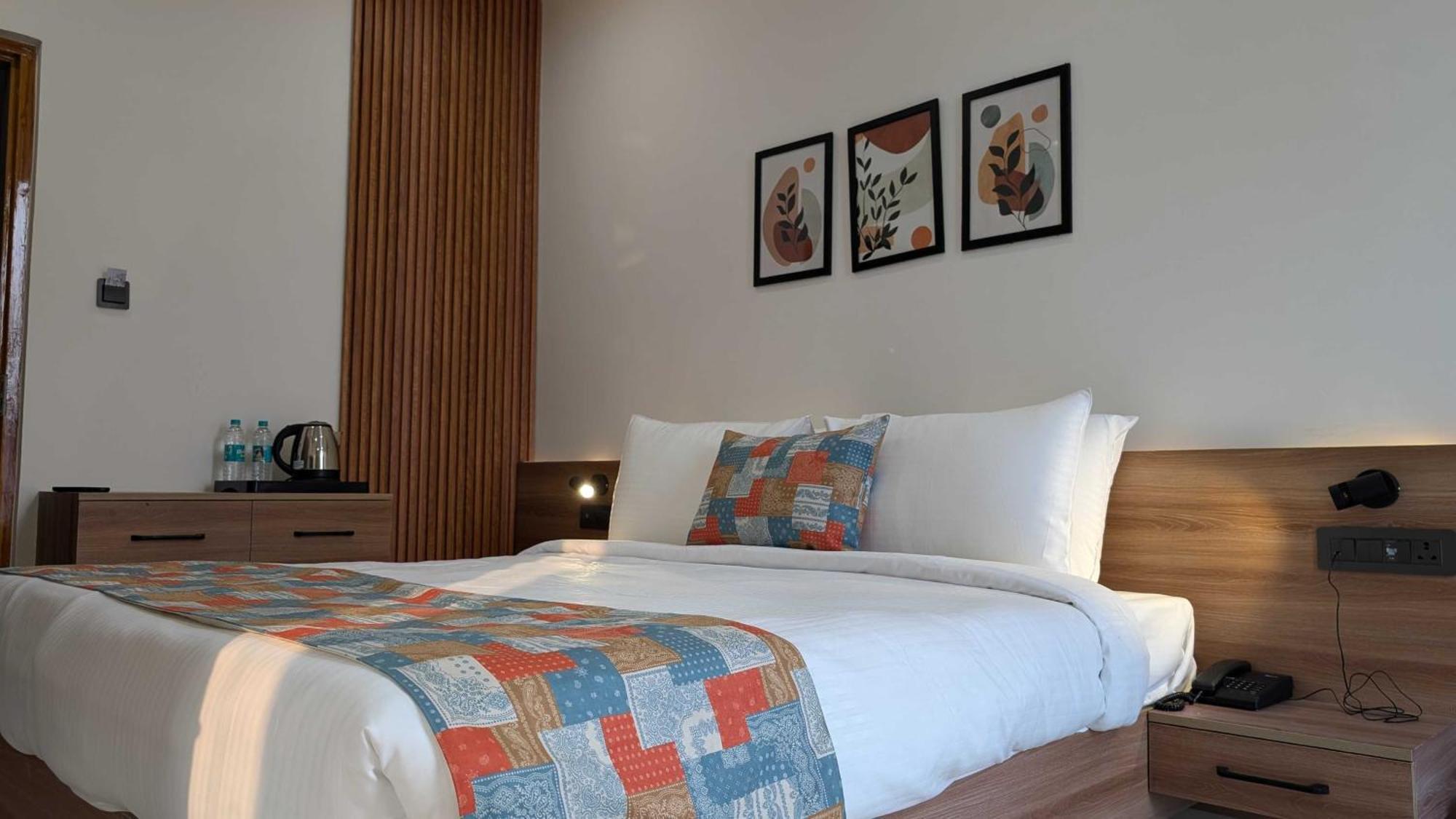 Ayodhya Hotel O Vasu Palace מראה חיצוני תמונה